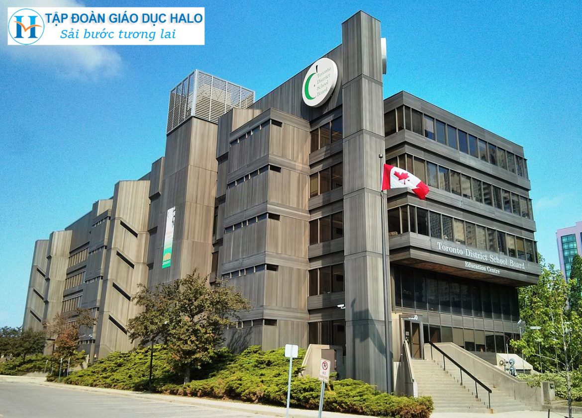 TorontoDistrictSchoolBoardEducationCentre_-_2015May30