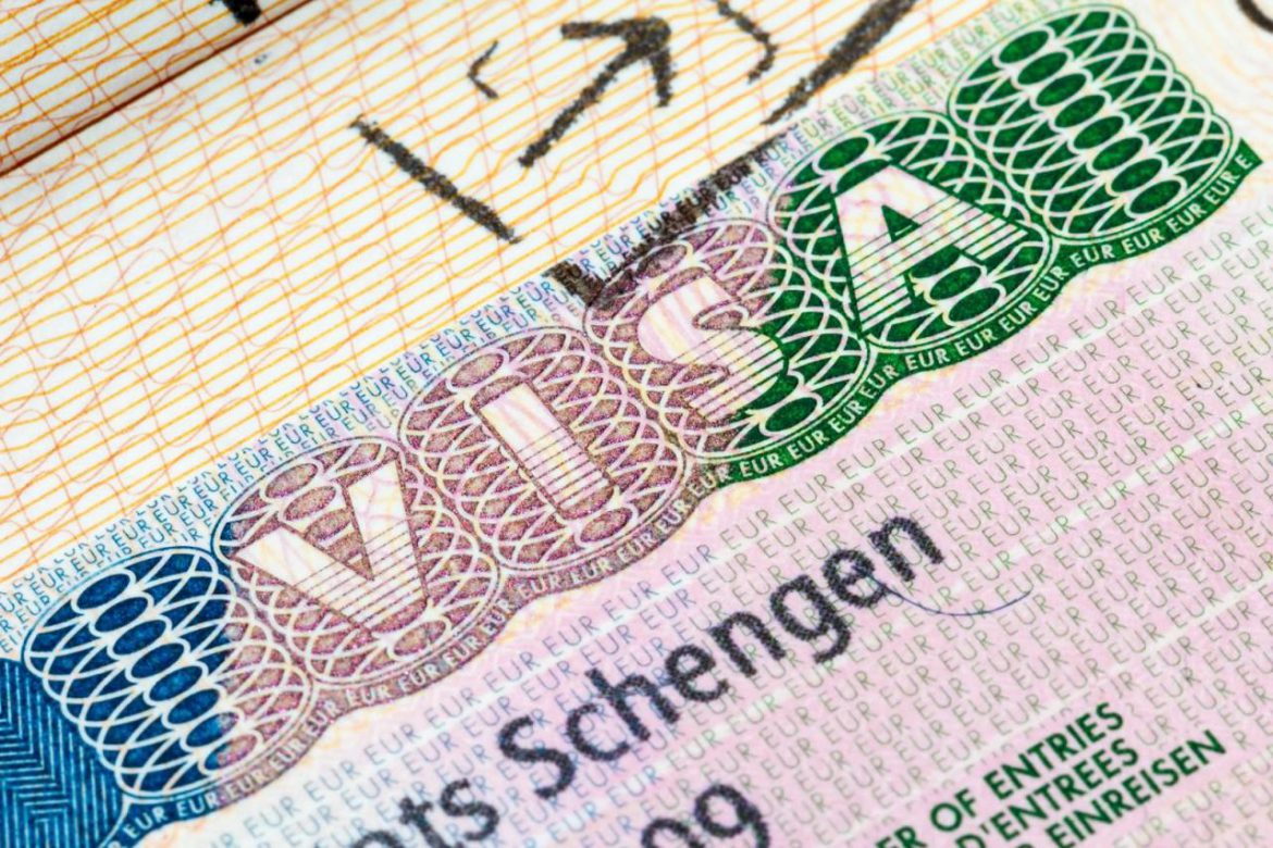 62034972_1245894512238738_4547405038204485632_o Phí Visa Schengen sẽ tăng kể từ tháng 01/2020 - ofotravel.com